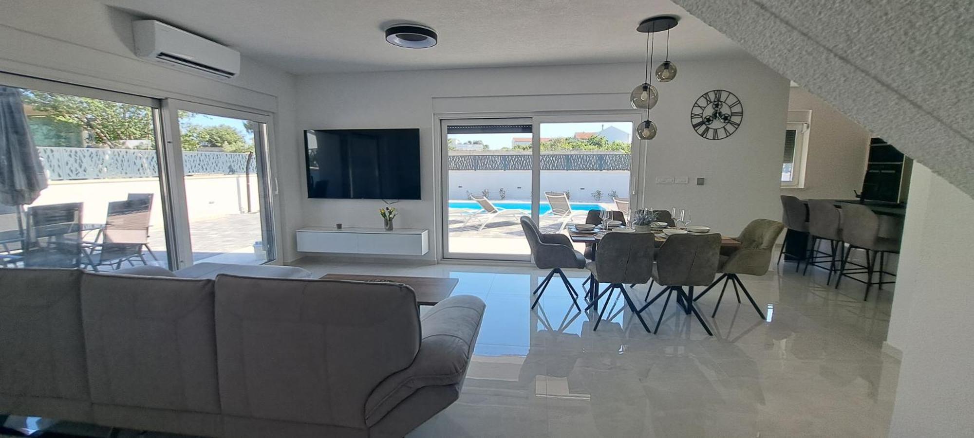 Mare Villa Pirovac
